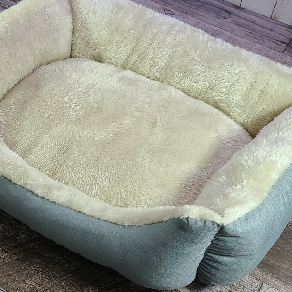 Small pet bed - Picture 2 of 4